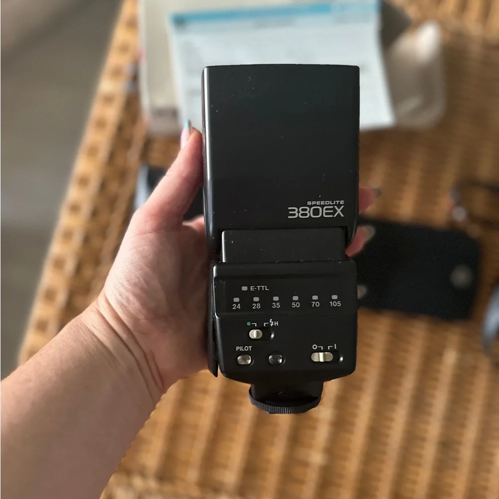 Canon SPEEDLITE 380EX Professional Flash in Original Box